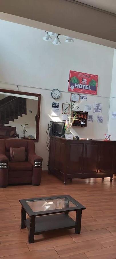 Hotel El Super 8 ซานตาครูซเดอลาเซียร์รา ภายนอก รูปภาพ